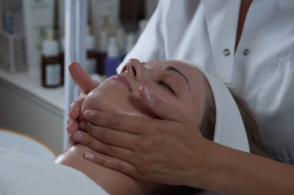 Bio gelaatsverzorging massage gelaat