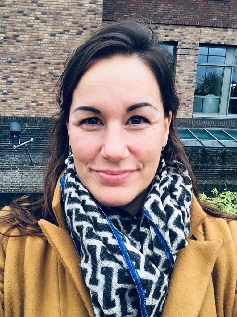 Isabelle Viola - Schoonheidsspecialiste en Medische Pedicure - Appels - Dendermonde epilatie wenkbrouwen